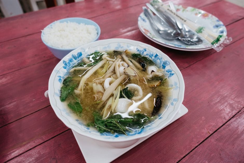 Cómo preparar un buen caldo de pescado (fumet) en casa
