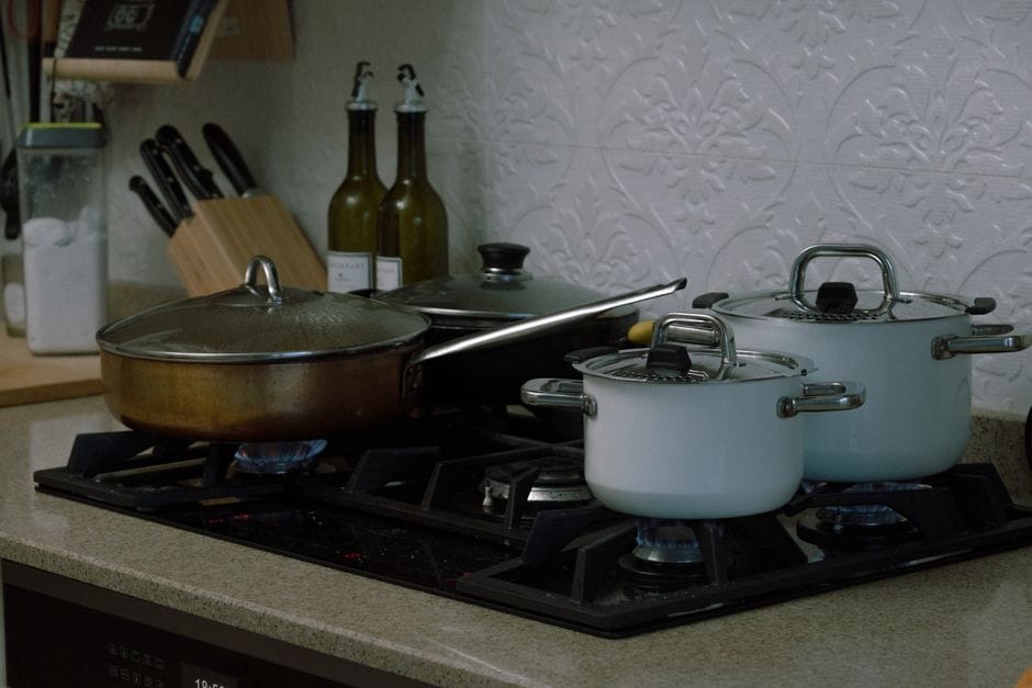 Caldo de cocido casero: la base que vale para mil platos