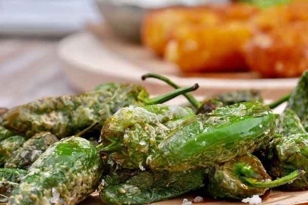 Pimientos de Padrón: la tapa de julio en la que unos pican y otros no